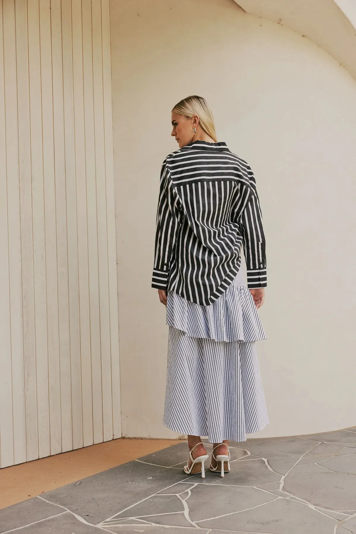 CURAAE By Elliatt Azalea Oversized Contrast Stripe Loose Shirt In Black & White