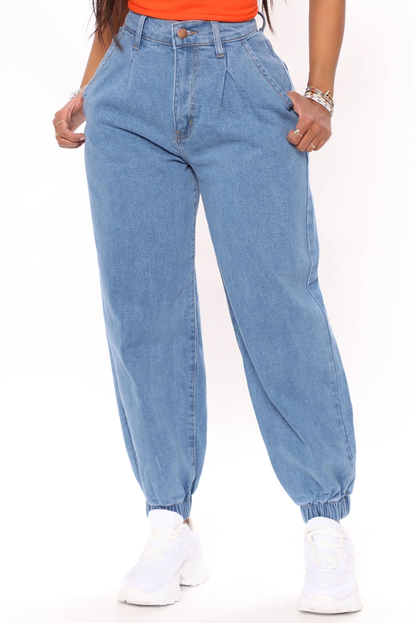 Sitting Pretty Pleated Jogger - Medium Blue Wash