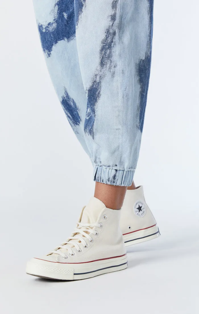 WILLA JOGGER PANTS IN LIGHT DENIM